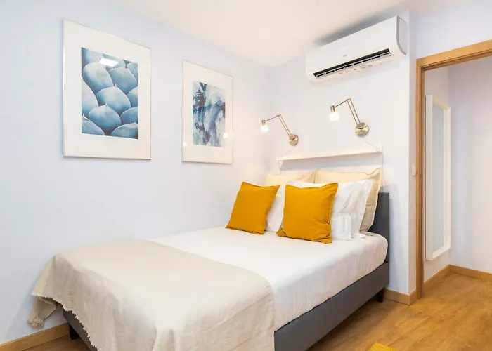 Perfect, Cool, Aircon, 2 Beds 2 Bath Best Location