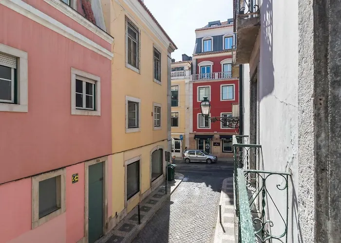 Perfect, Cool, Aircon, 2 Beds 2 Bath Best Location