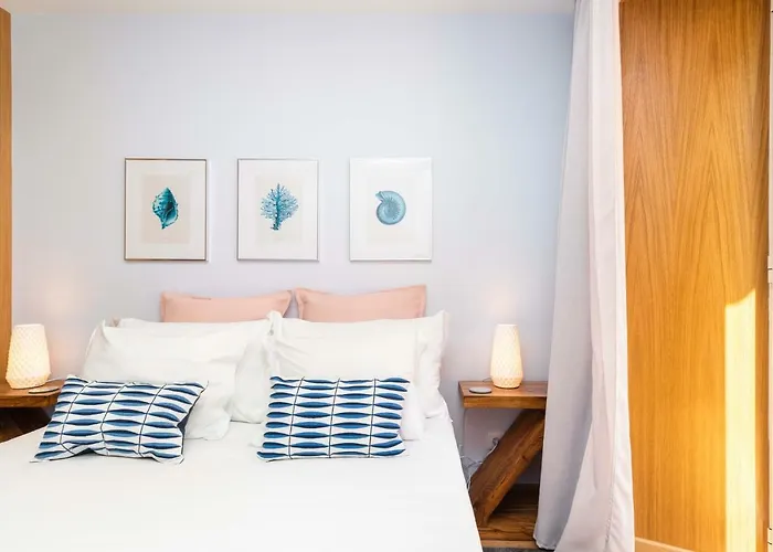 Perfect, Cool, Aircon, 2 Beds 2 Bath Best Location