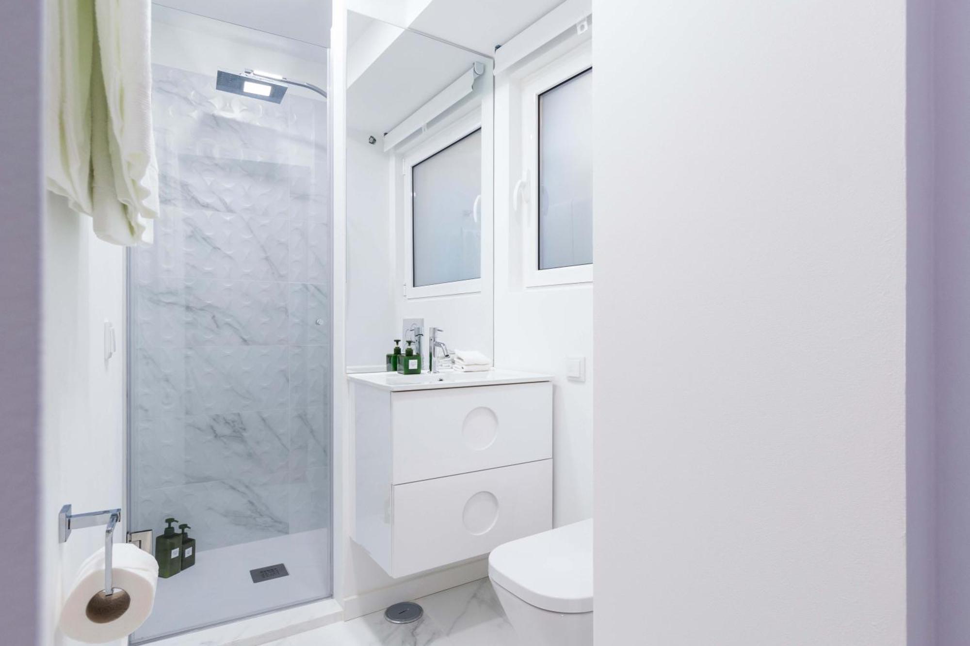 Appartement Perfect, Cool, Aircon, 2 Beds 2 Bath Location *