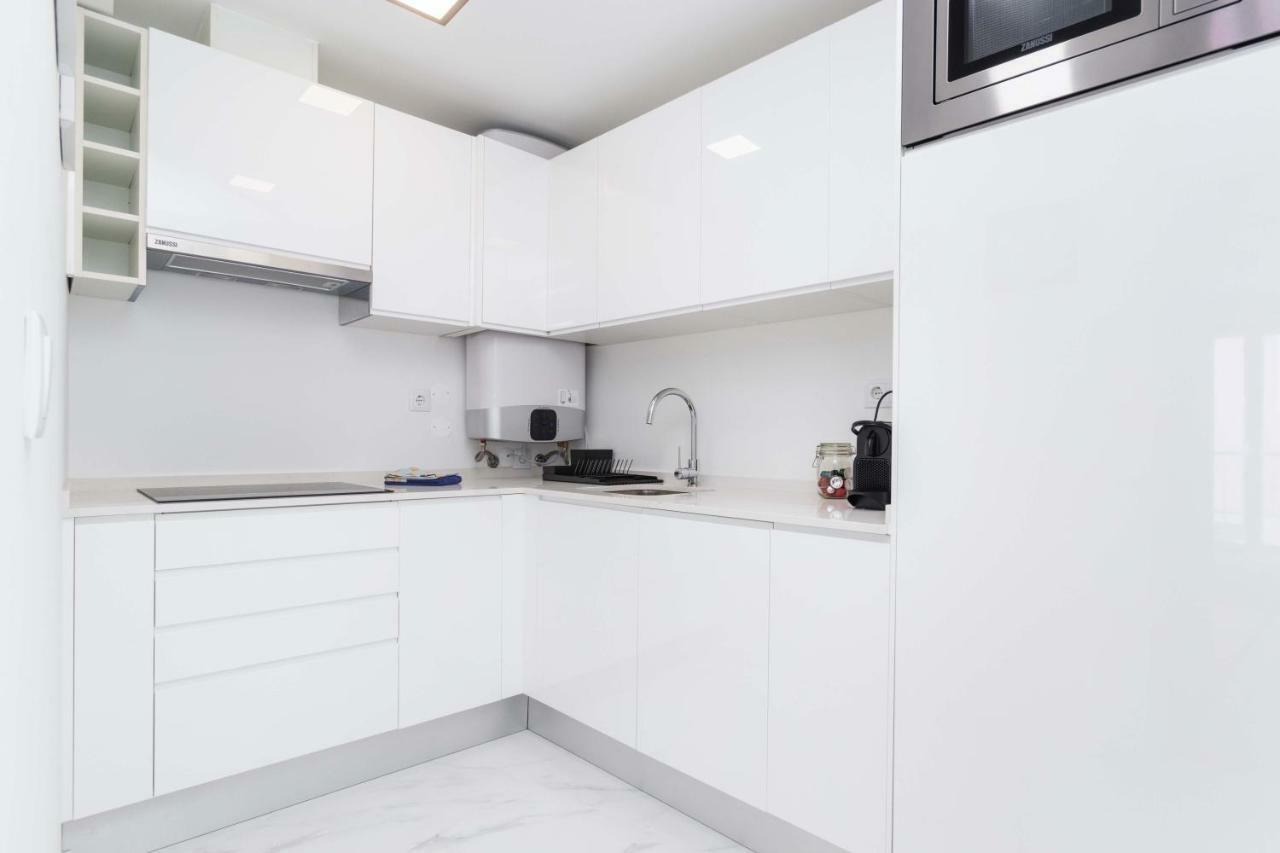 Perfect, Cool, Aircon, 2 Beds 2 Bath Location * Lisbon