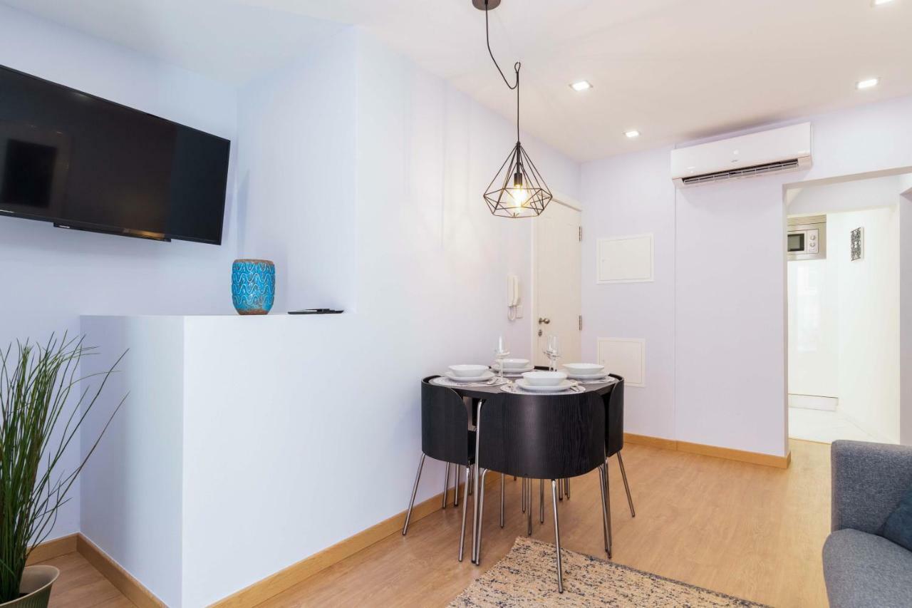 Apartment Perfect, Cool, Aircon, 2 Beds 2 Bath Location Lisbon